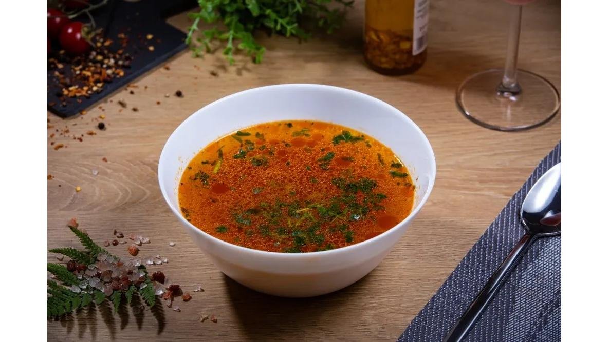 Ciorbă de pui cu tăiței de casă