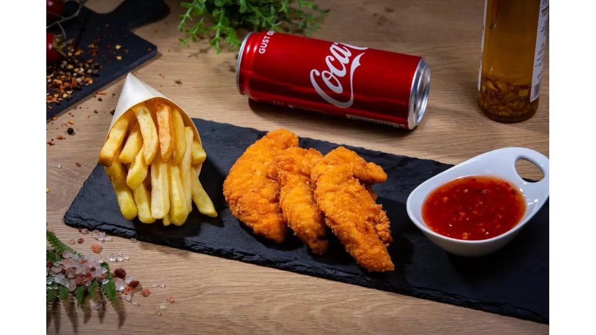 Meniu crispy strips spicy + Coca Cola doza 330 ml