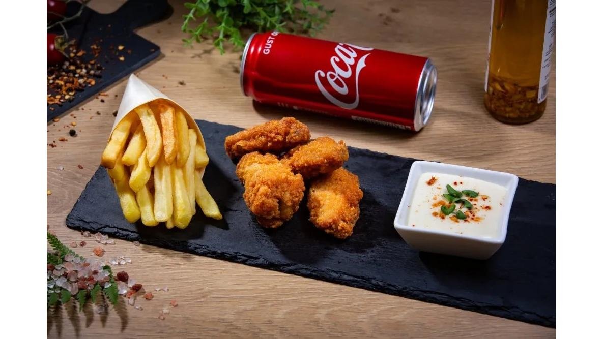 Meniu spicy wings + Coca Cola doza 330 ml