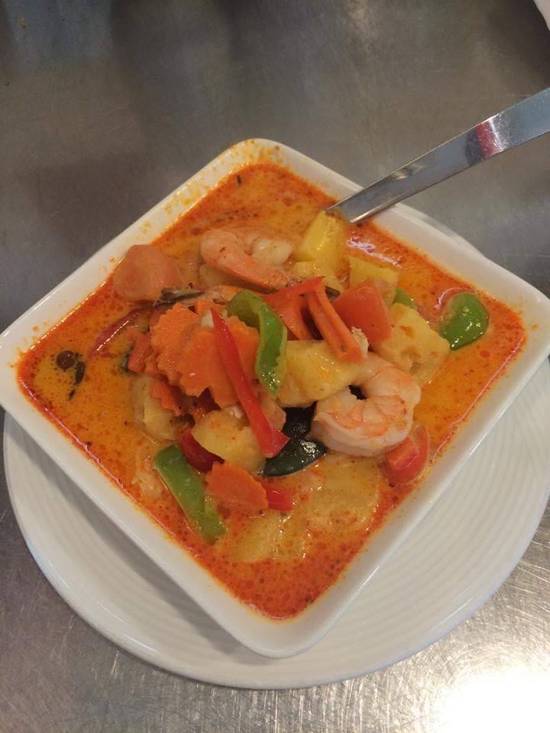 Prawn Mussels and Pineapple Curry
