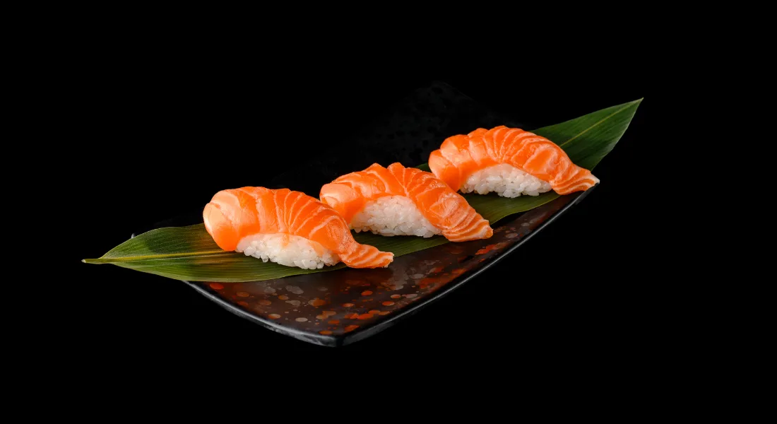 80880. Lõhe nigiri 3 tk