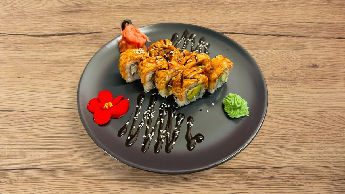 Grillezett lazac avokádó kifordított tekercs (8db)