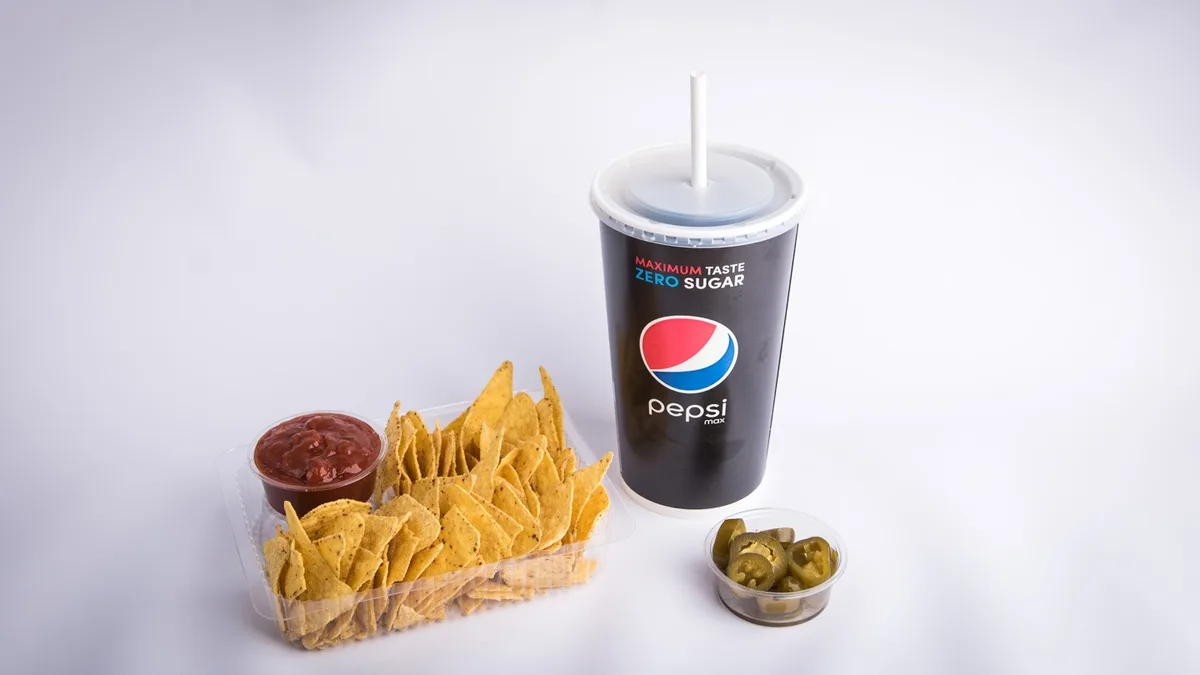 Nagy sós nachos menü