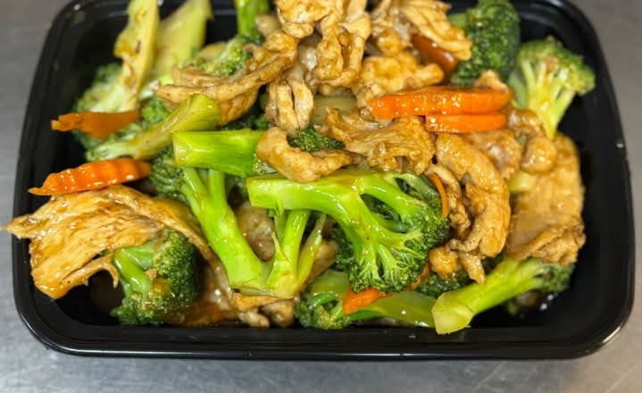 Chicken With Broccoli