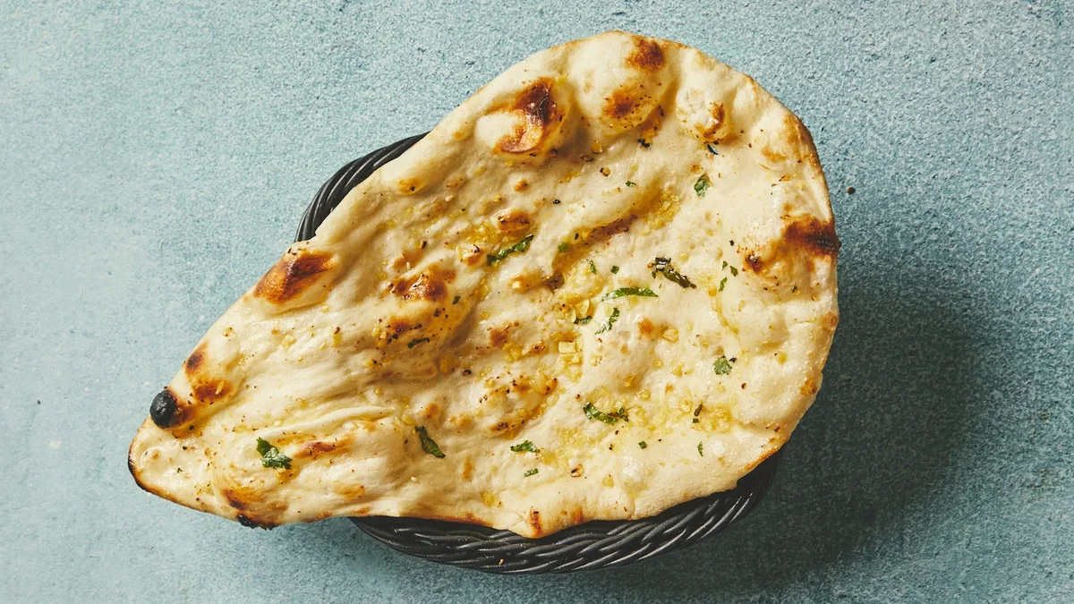 Garlic Naan (V)