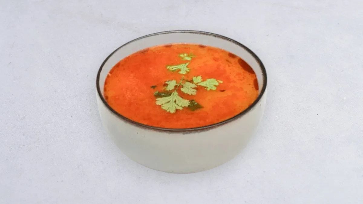 Tom yam vegetable soup