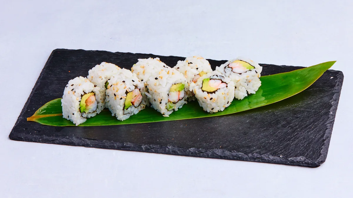 27. Ebi Maki