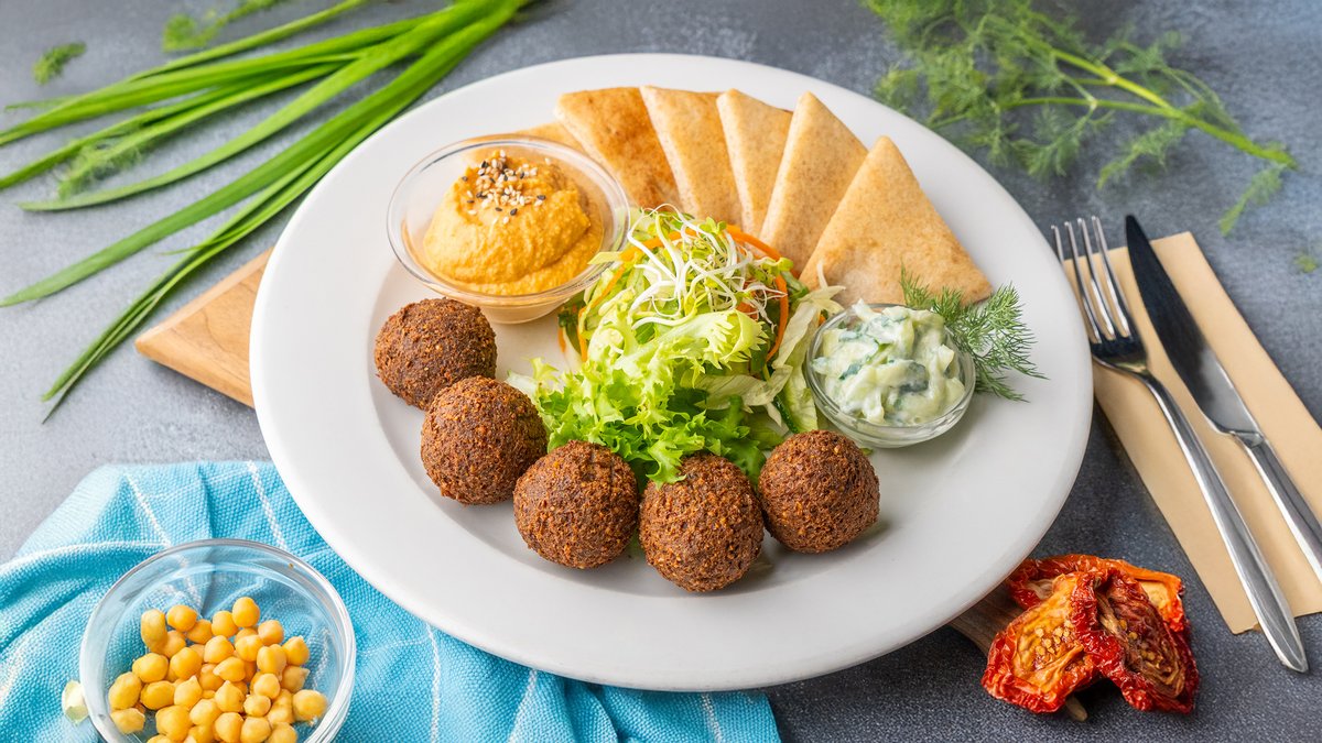 Falafeltál pitával