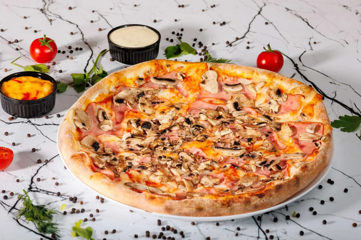 Pizza prosciutto e funghi mică