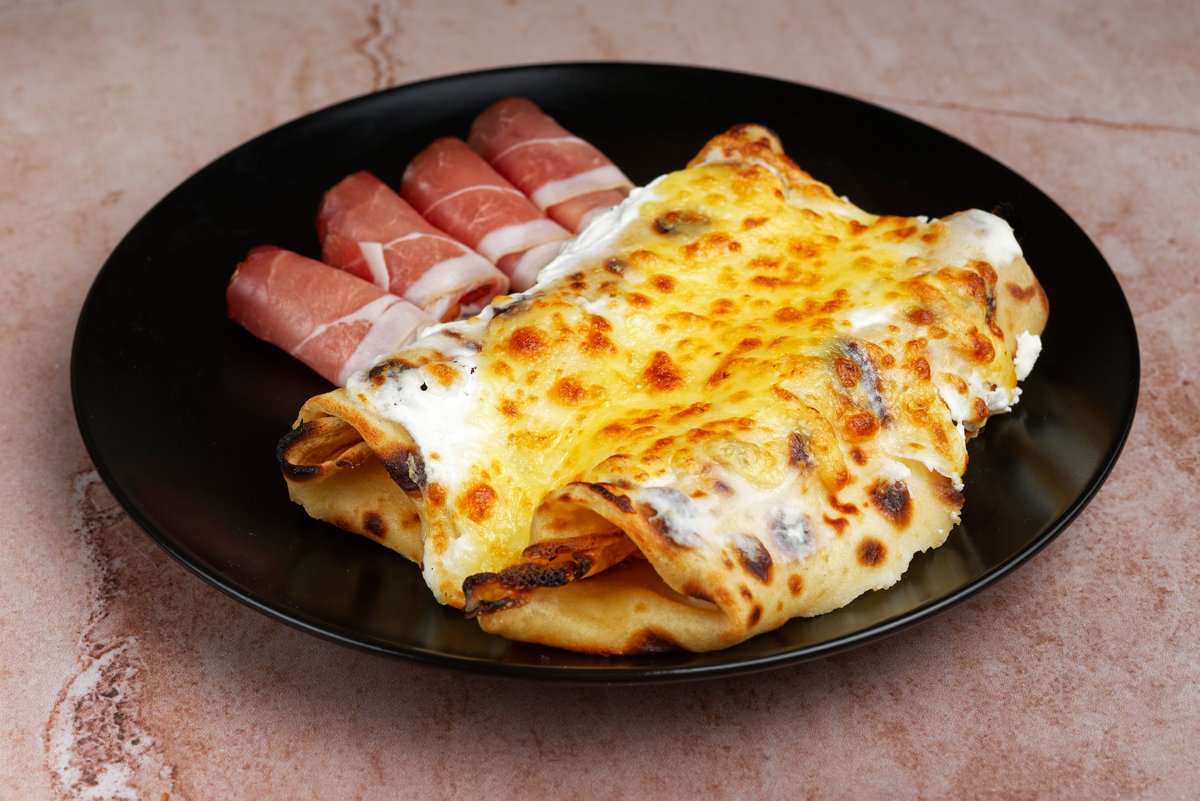 Zapečena Palačinka kačkavalj, pečenica, pavlaka
