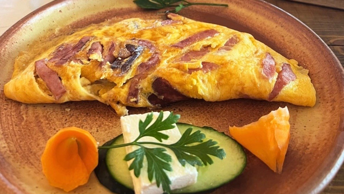 Omlet sa sirom i šunkom