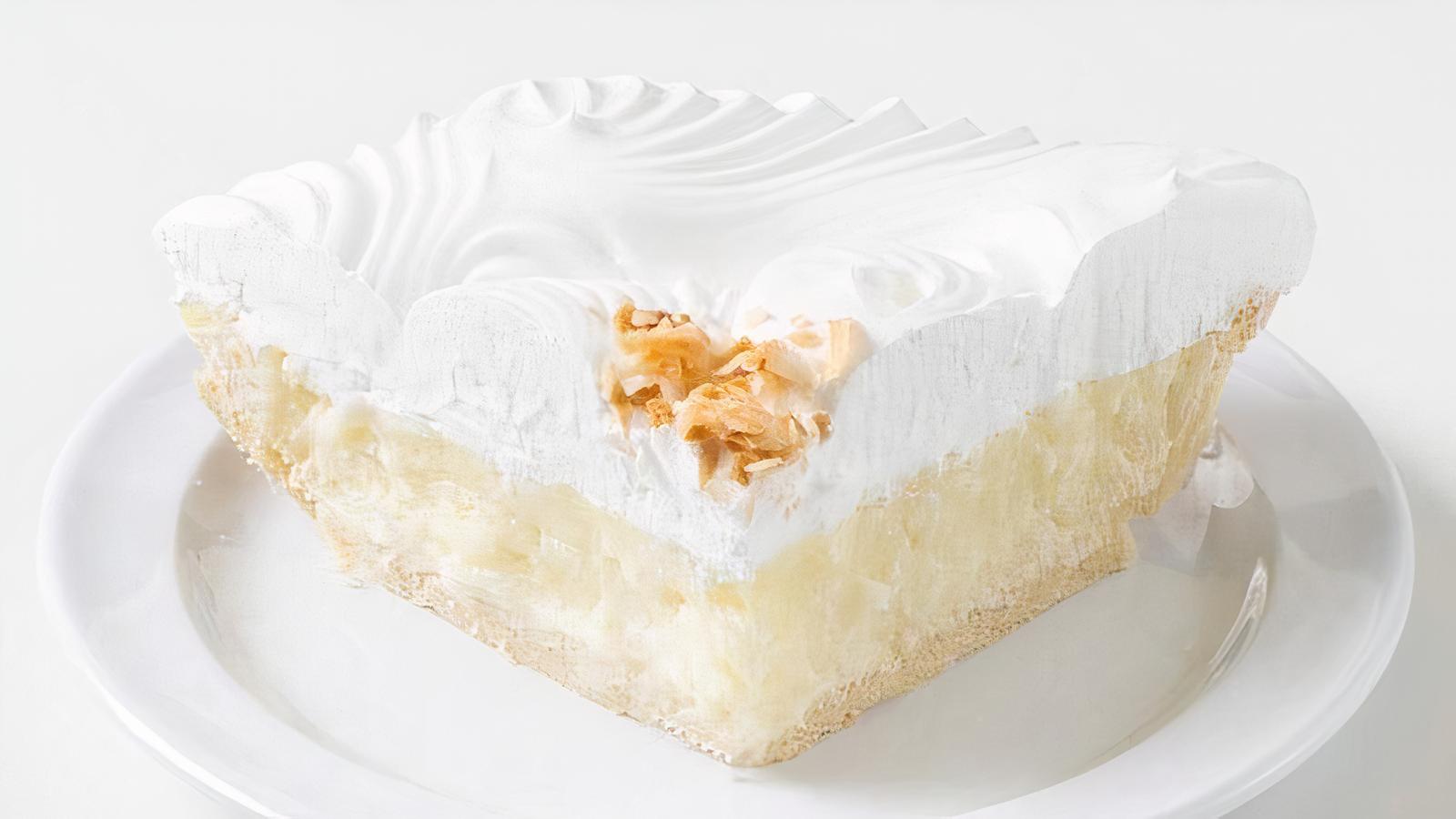 COCONUT CRÈME PIE (SLICE)