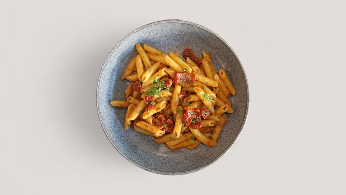 Penne al Pesto Rosso con Pomodori Secchi