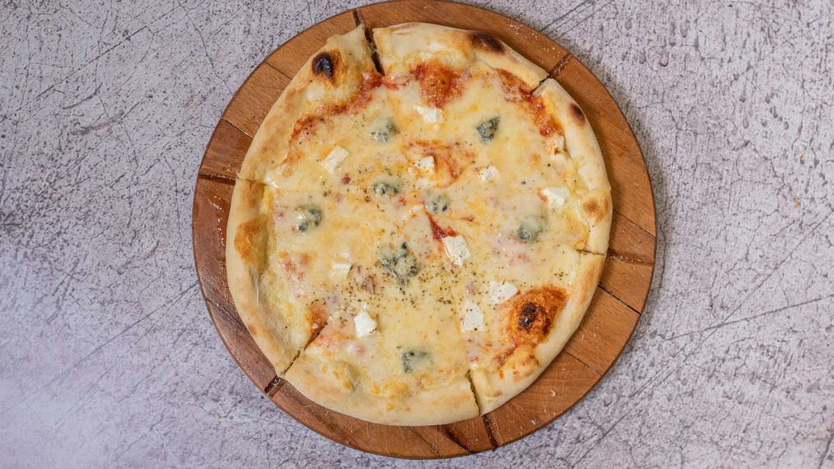 Quattro formaggi 32cm