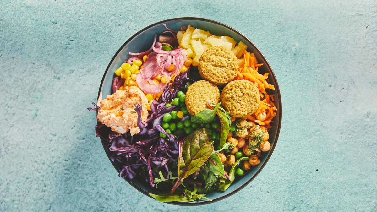 Mellem byg-selv salat