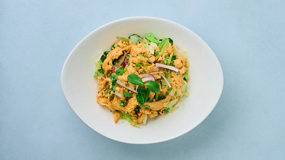 82 Bún Xào Gà Chay