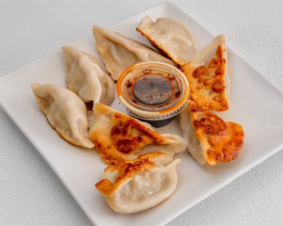 Fried Dumplings (8pcs)