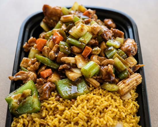 C18 腰果鸡Chicken with Cashew Nuts
