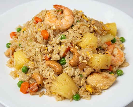 波罗炒饭Pineapple fried rice