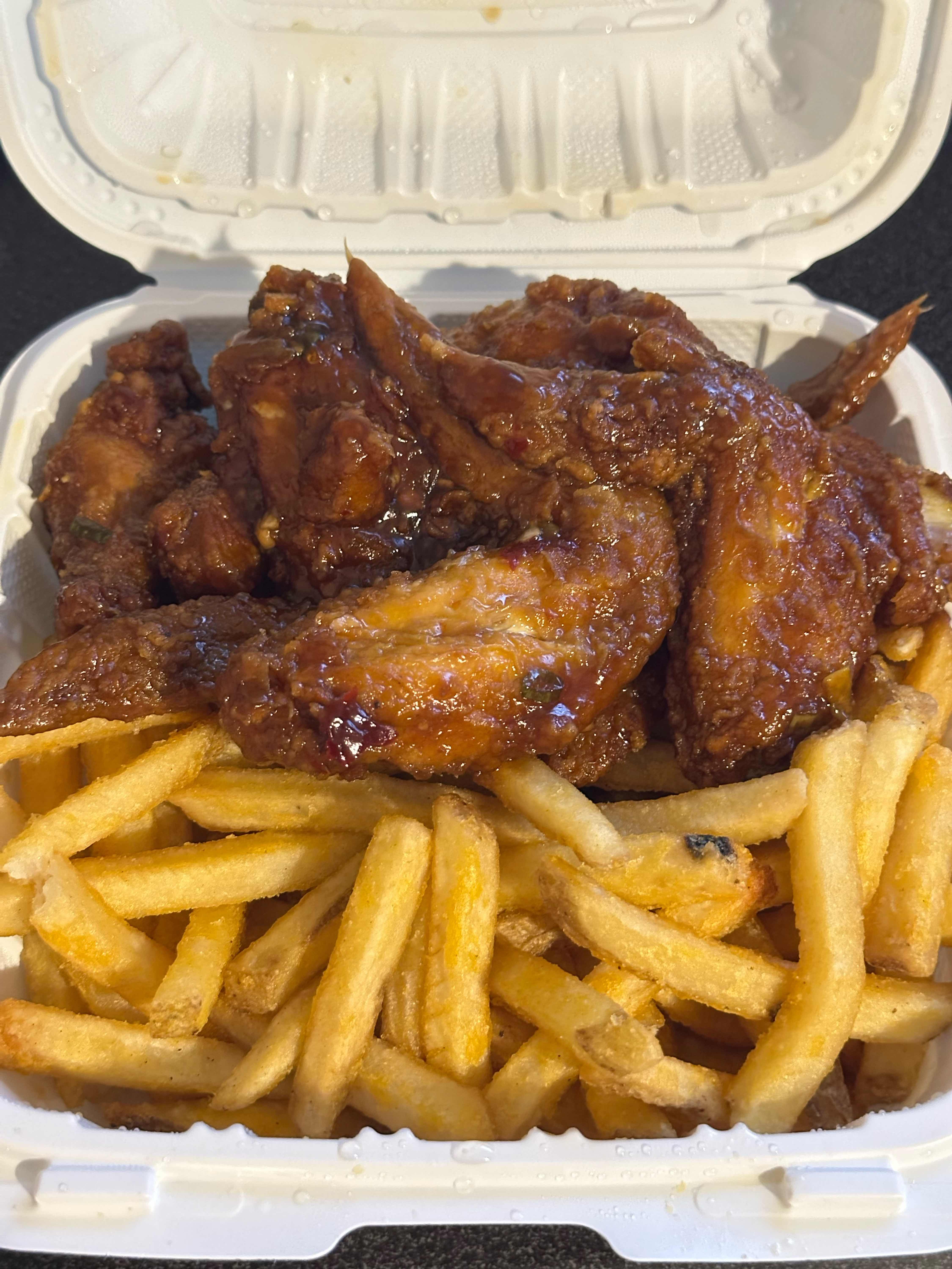 4. Chicken Wing with Garlic Sauce