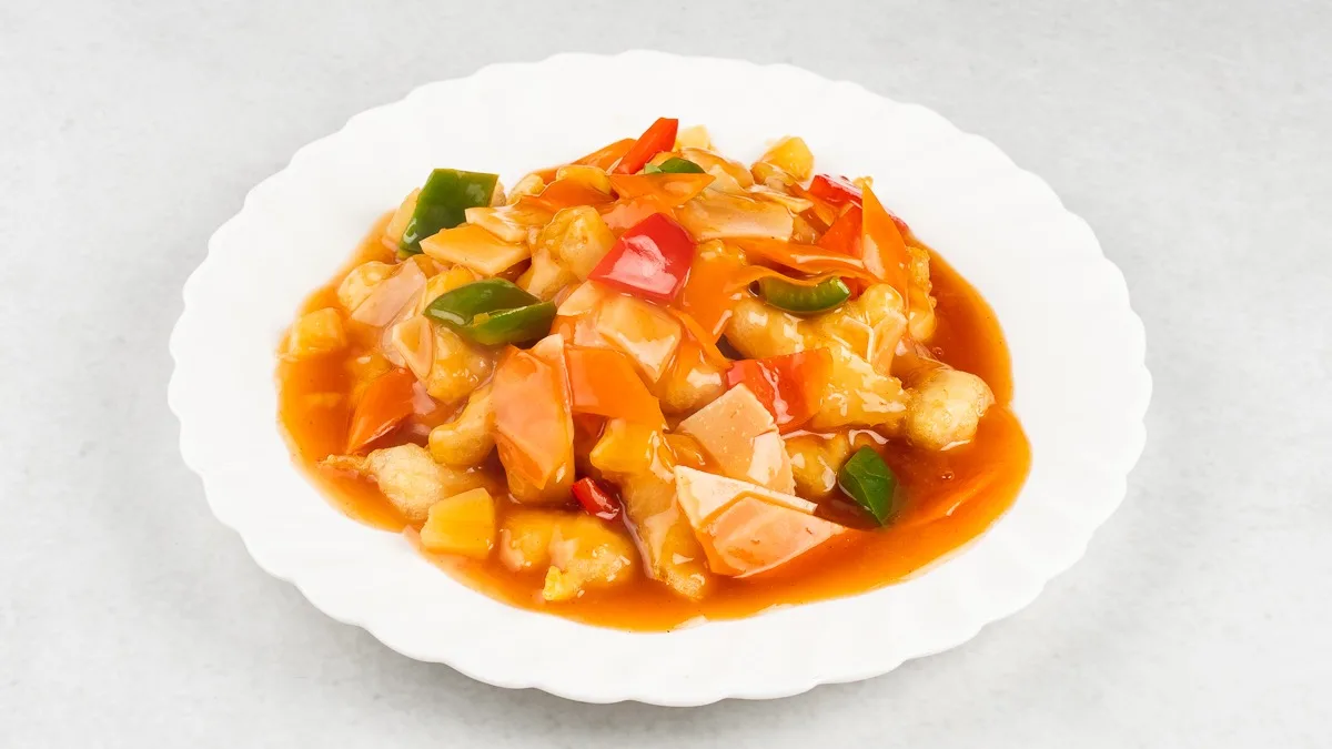 038 Sweet and sour chicken