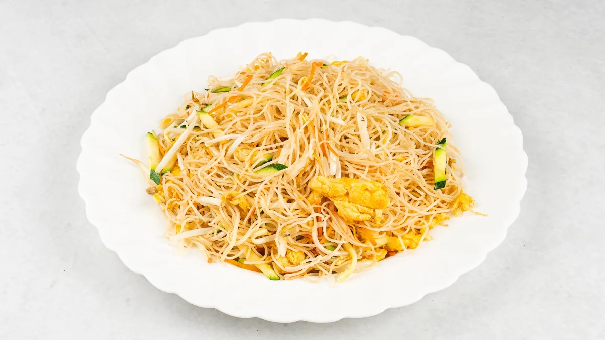 406 Fried rice spaghetti with vegetables