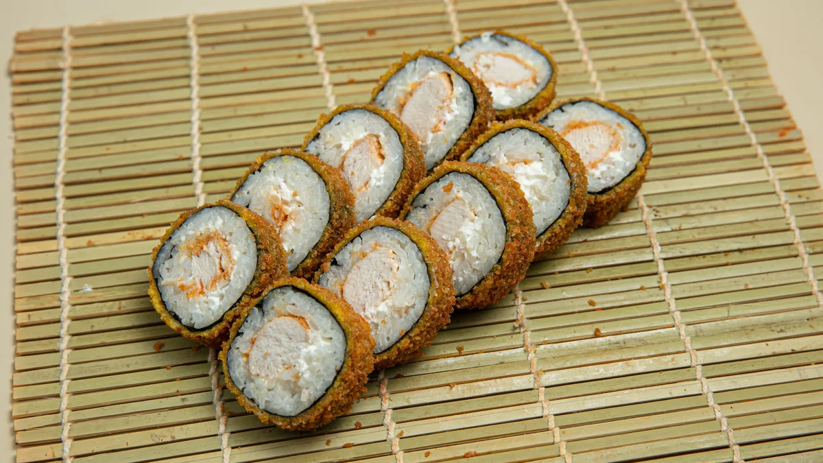 İsti Roll Toyuq ilə (10 əd.)