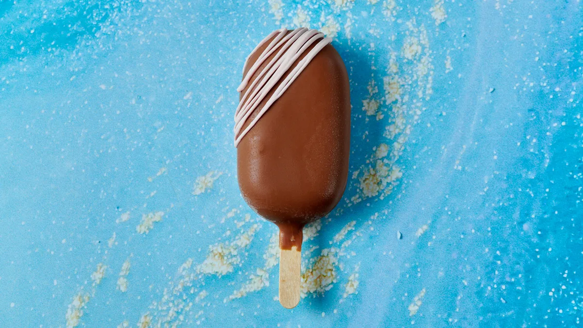 Ice Lolli Φράουλα με Σοκολάτα Γάλακτος Tanariva