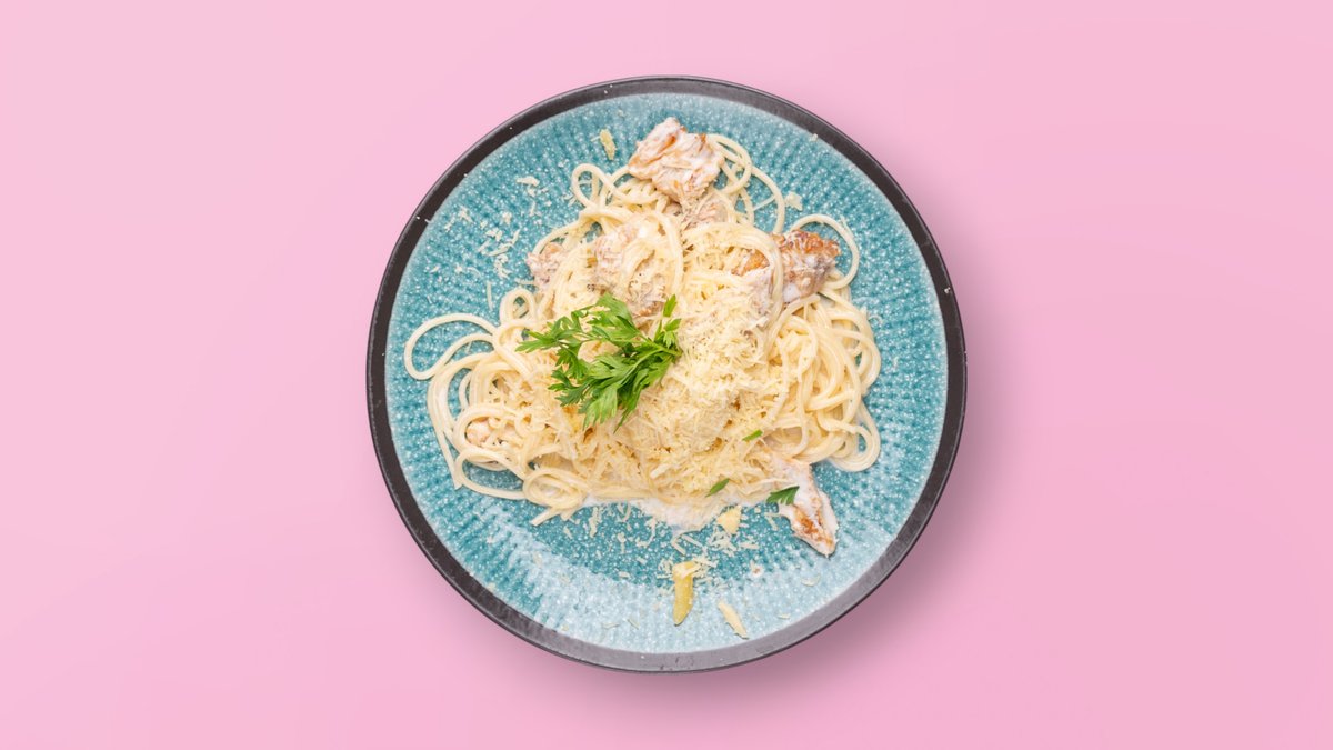 Spageti me Fileto Pule