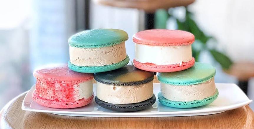 Macaron Ice Cream (Coffee)