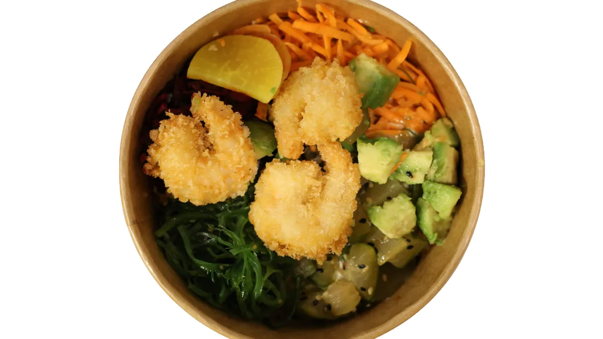 Fried Ebi Poke salát
