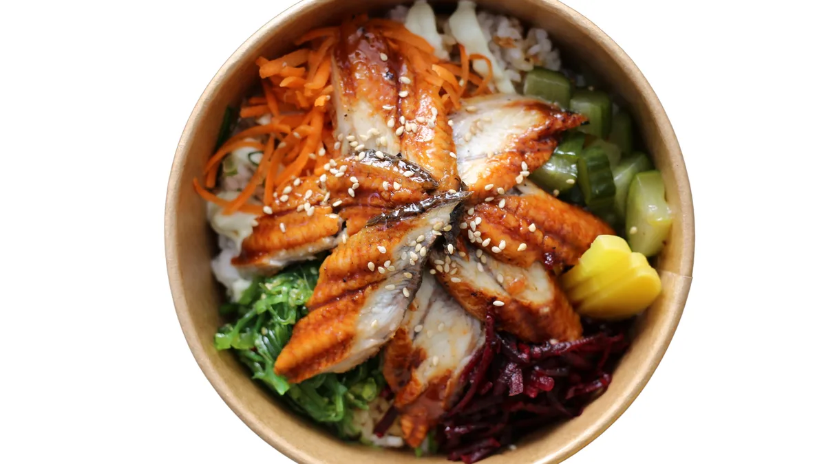 Unagi Poke salát XL