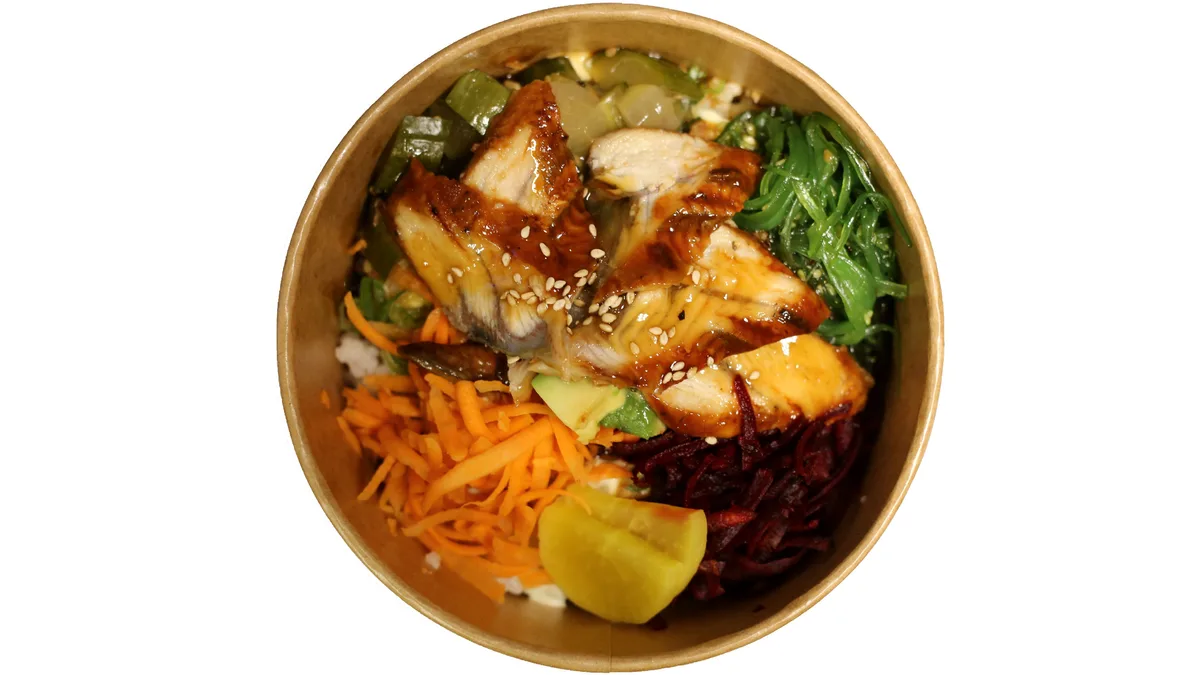 Unagi Poke salát