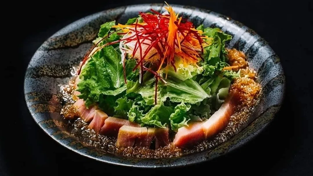 Salat Tuna Saşimi ilə (250 qr.)