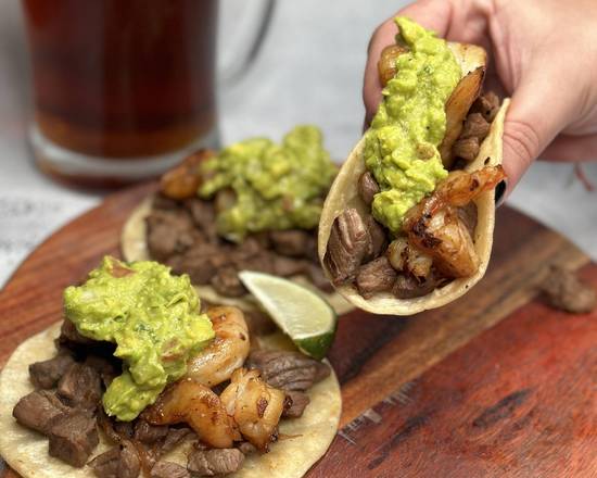 Taco de Mar y Tierra