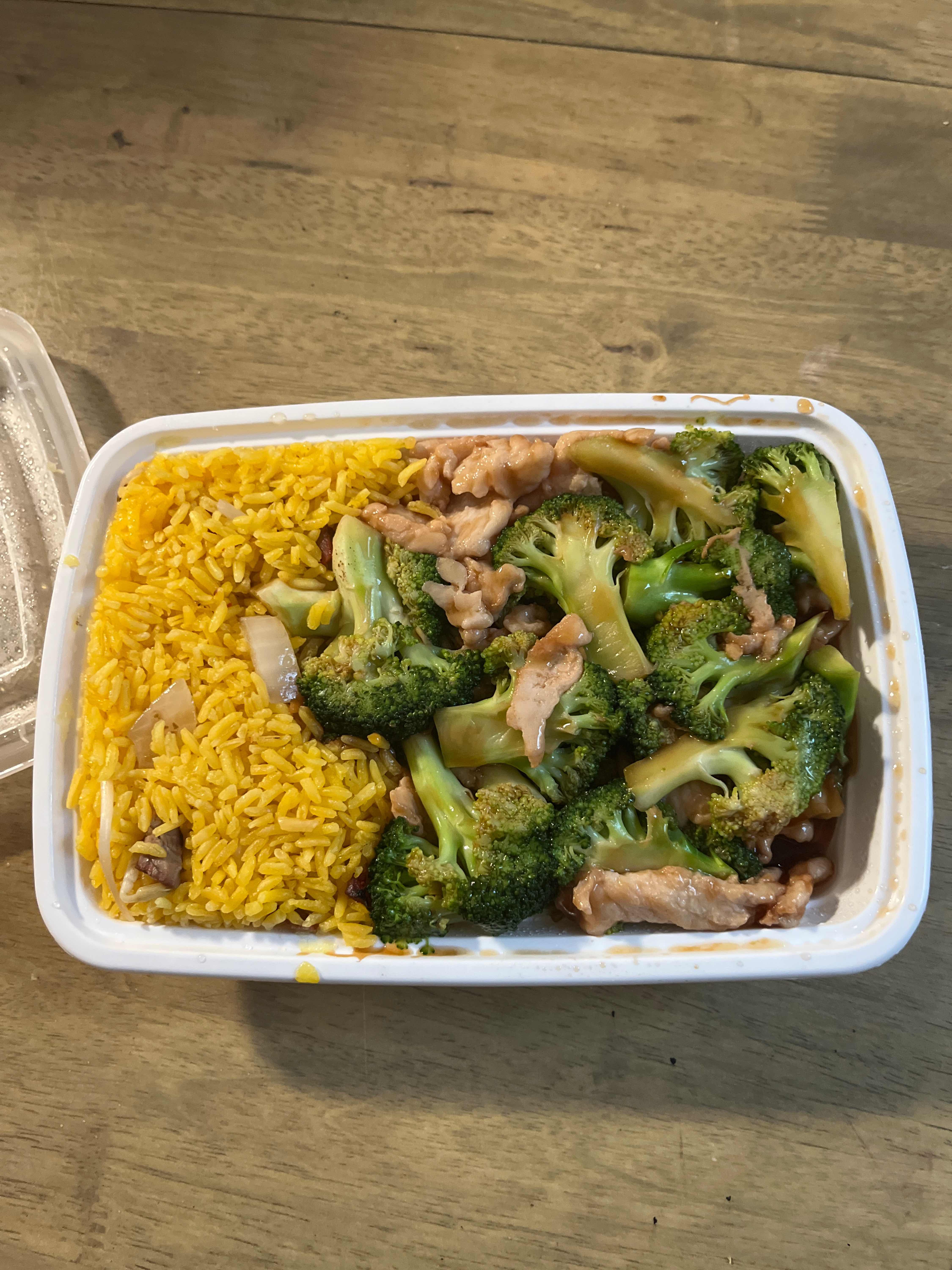 Chicken with Broccoli Combo Platter