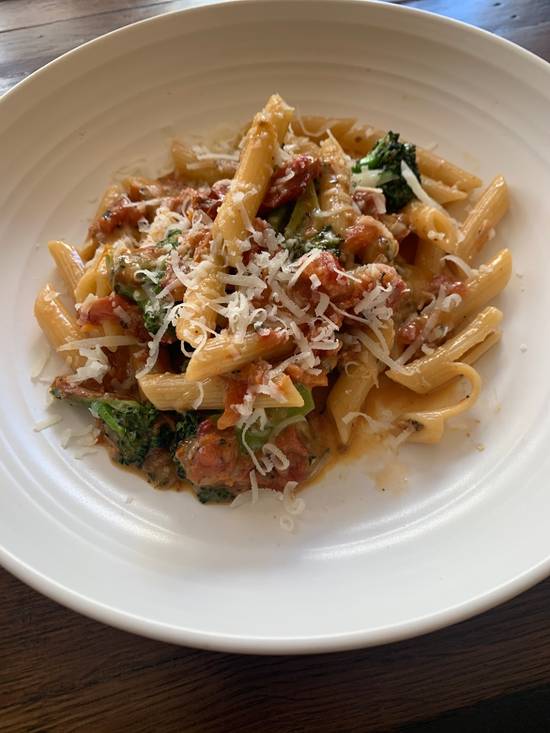 ROASTED TOMATO AND BROCCOLI