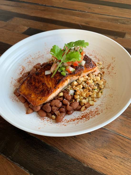 SALMON ESQUITES