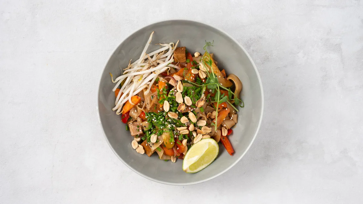 Pad thai kai z kurczakiem