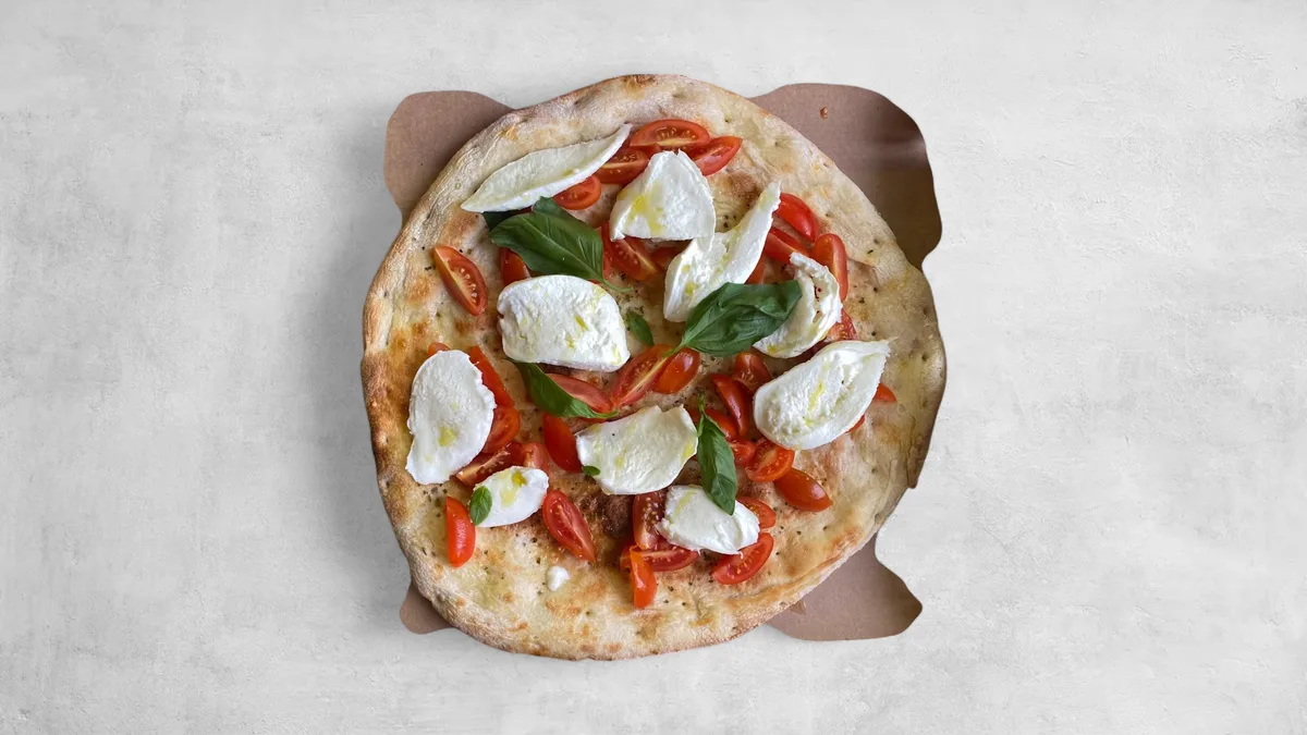 Pizza Caprese (V)