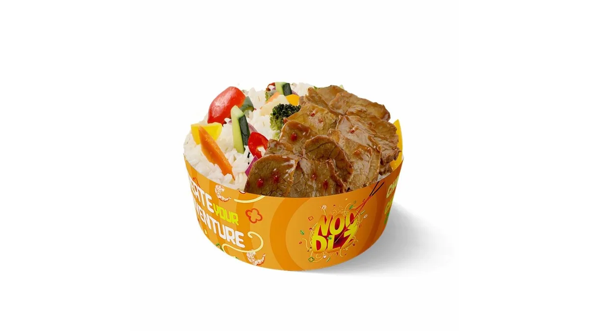 Orez/noodles + topping vita la alegere