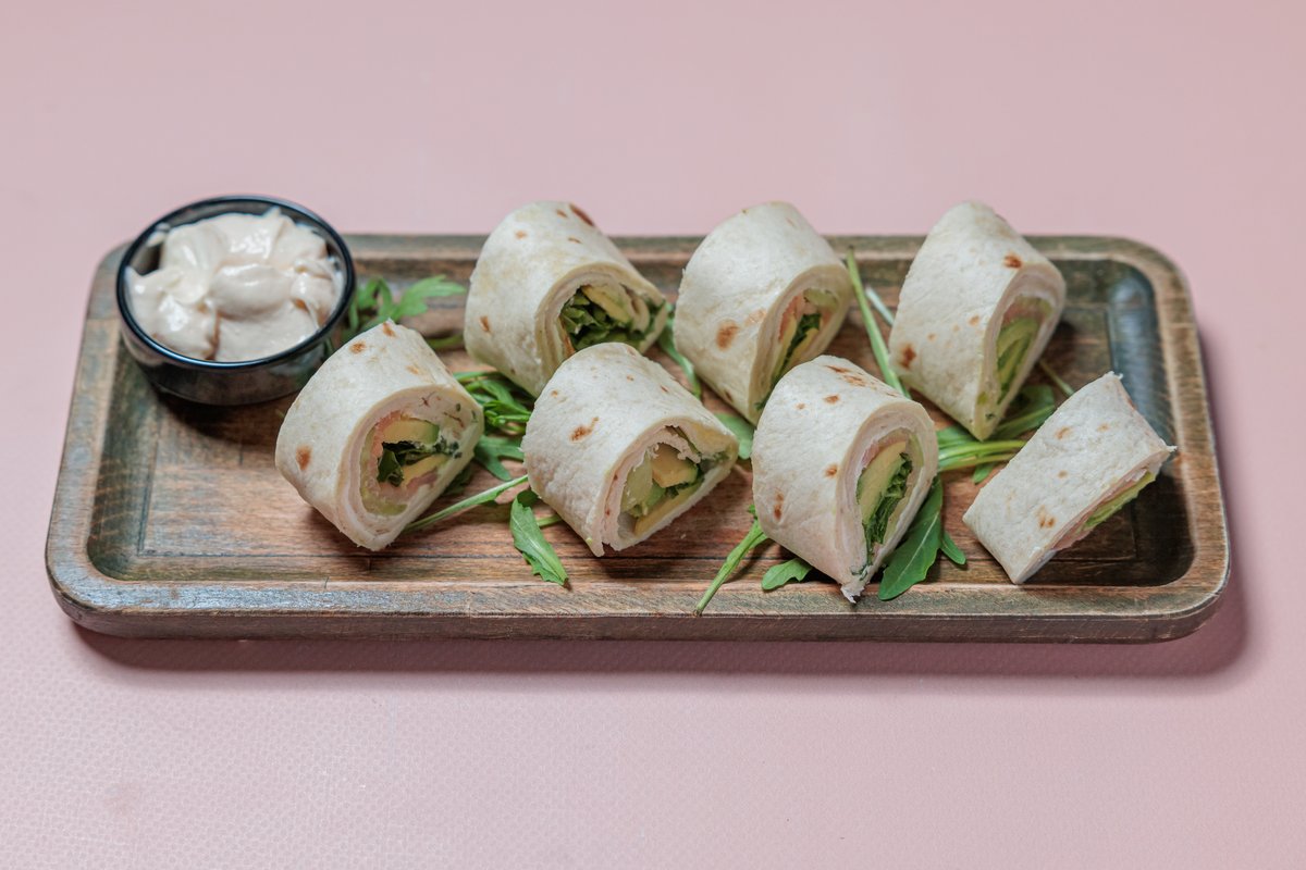 Avokado and Salmon Mini Piadina