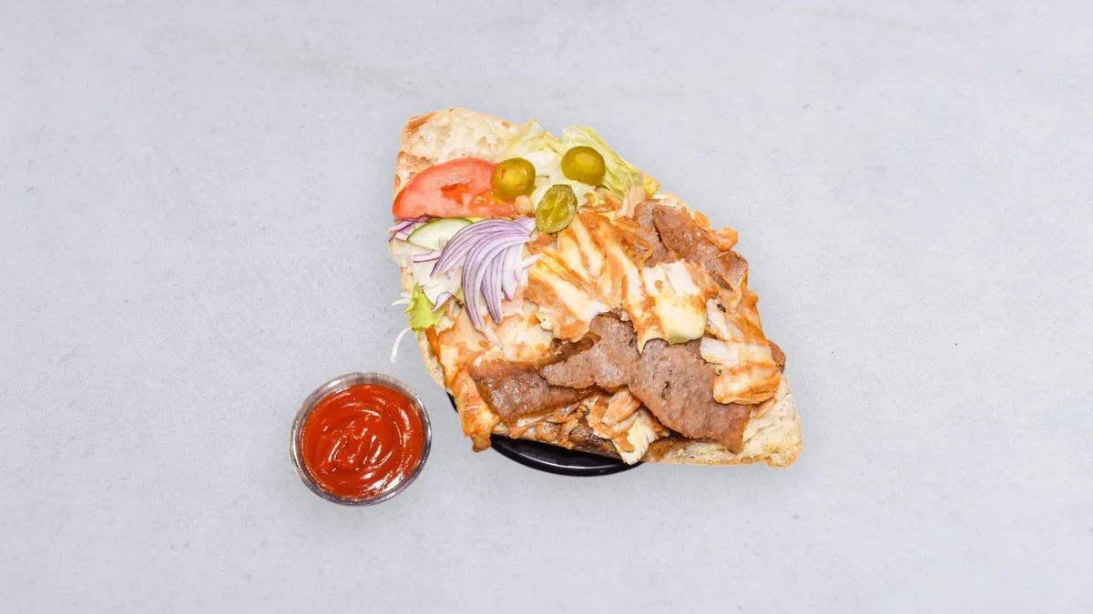 Kebab w bułce samo mięso