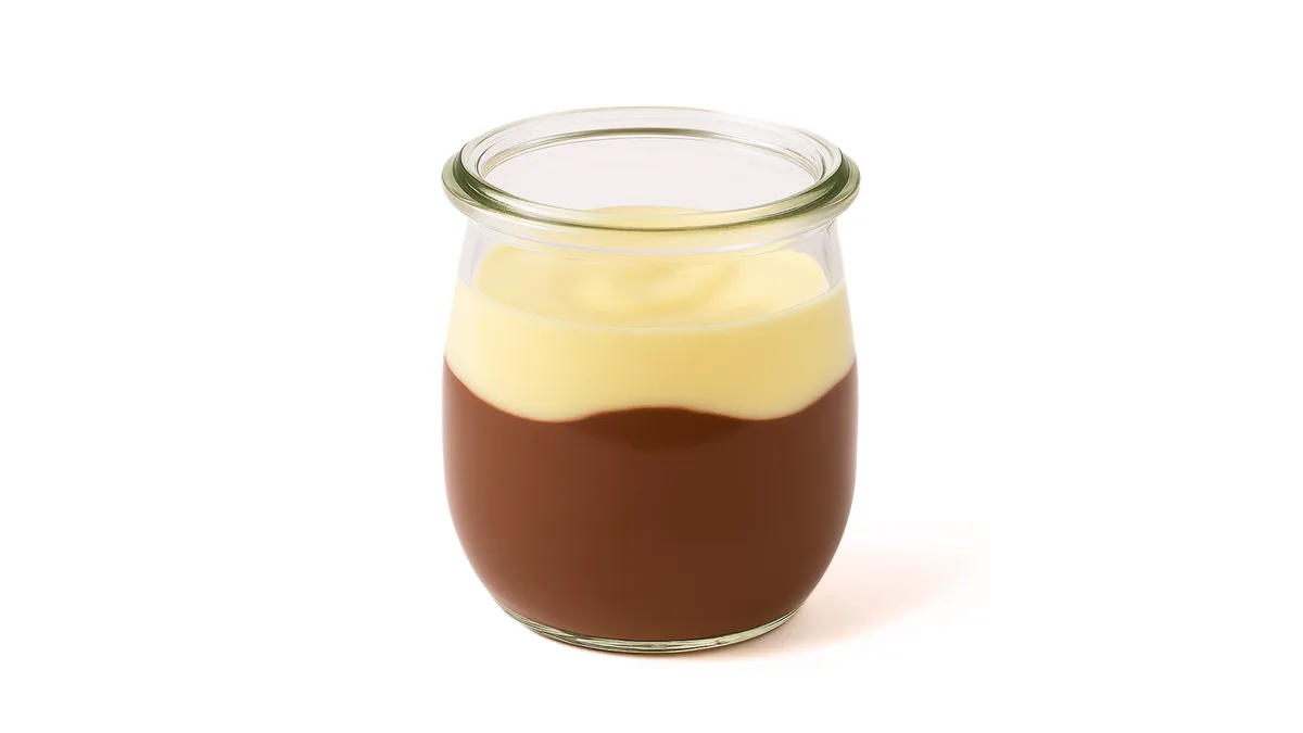 Chocolate pudding with vanilla sauce (cream sauce vanilla flavor)