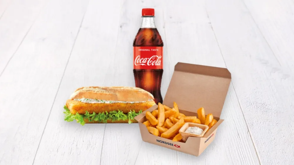 Baked fish baguette menu incl. chips and 0.5 litre PET drink
