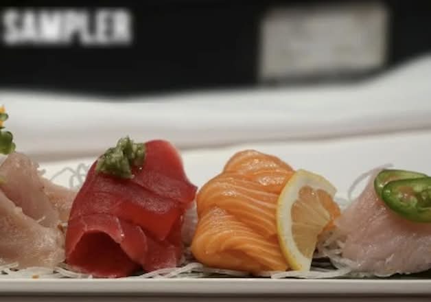 11. Sashimi Appetizer (6 Pcs)