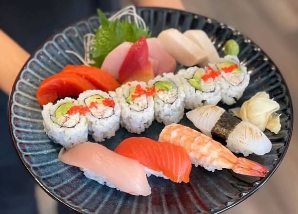 2. Sushi and Sashimi Lunch