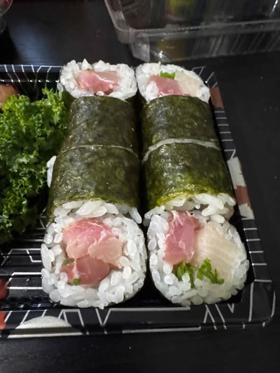 4. Yellowtail Scallion Roll