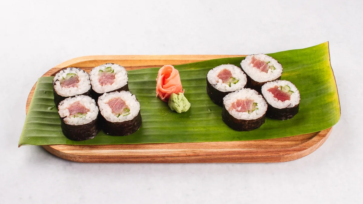 Maki s tuno in kumaro (8 kosov)