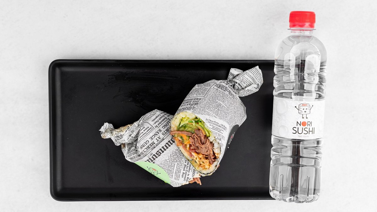 Mesni sushi burrito in voda 0.5 l